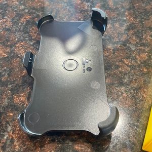 Otter box defender pro belt clip